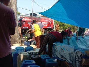 Wabup Blora Bagi-bagi Duit Segepok, PDIP Bilang buat Bantuan Air Bersih