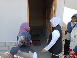 Khofifah Resmikan Puluhan Huntara Dampak Tanah Gerak di Blitar