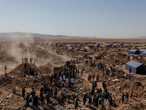 Gempa M 6 Guncang Afghanistan, 250 Orang Tewas Gempa M 6 Guncang Afghanistan, 250 Orang Tewas