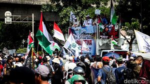 Bela Palestina, PA 212 Demo Kutuk Israel di Depan Kedubes AS