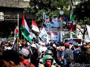 Bela Palestina, PA 212 Demo Kutuk Israel di Depan Kedubes AS