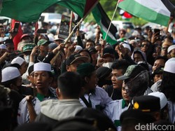 Panas! Massa PA 212 Sempat Desak Masuk Kedubes AS