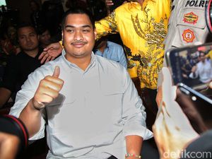 Menpora Dito Tiba di Pengadilan Tipikor, Jadi Saksi Kasus Korupsi BTS Menpora Dito Tiba di Pengadilan Tipikor, Jadi Saksi Kasus Korupsi BTS