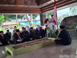 Ajakan Khofifah Akui Palestina Merdeka saat Ziarah Makam Bung Karno