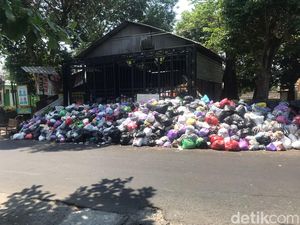 Sampah Juga Menggunung di Kotagede Jogja, Begini Kondisinya Sampah Juga Menggunung di Kotagede Jogja, Begini Kondisinya