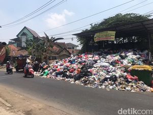 Lagi-lagi Gunungan Sampah di Jogja, Kali Ini di Depo Pengok-Jalan Kusbini Lagi-lagi Gunungan Sampah di Jogja, Kali Ini di Depo Pengok-Jalan Kusbini