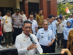 Heru Budi Kunjungi Puskesmas di Jakbar, Targetkan Angka Stunting Turun