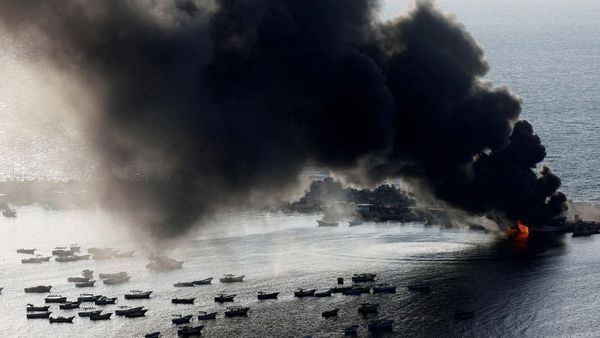 Diserang Israel, Perahu dan Kapal Nelayan di Pelabuhan Gaza Terbakar