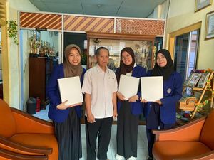 Mahasiswa UNY Ciptakan Buku Kimia Berhuruf Braille, Permudah Tunanetra Belajar Mahasiswa UNY Ciptakan Buku Kimia Berhuruf Braille, Permudah Tunanetra Belajar