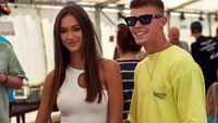 8 Gaya Pacar Pembalap Moto GP Filip Salac yang Ikut Liburan ke Mandalika