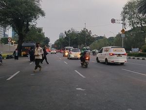 Massa PA 212 Bubarkan Diri dari Depan Kedubes AS, Lalu Lintas Lancar Massa PA 212 Bubarkan Diri dari Depan Kedubes AS, Lalu Lintas Lancar
