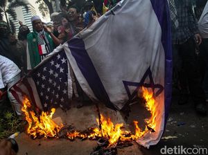 Massa PA 212 Demo Bela Palestina Bakar Bendera AS-Israel Massa PA 212 Demo Bela Palestina Bakar Bendera AS-Israel
