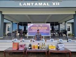 Aksi Mayor Heru dkk Gagalkan Penyelundupan Miras Rp 8,8 M dari Malaysia