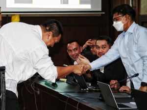 Momen Dito-Plate Bertemu dan Bersalaman Pertama Kalinya