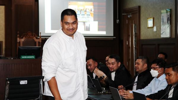 Menpora Dito Bantah Terima Rp 27 M dan Tak Kenal Johnny Plate