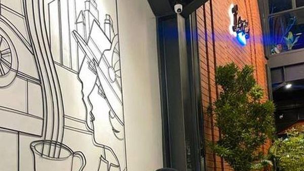 Nadya Mustika dan Iqbal Fitrah Pamer Momen Nongkrong di Kafe