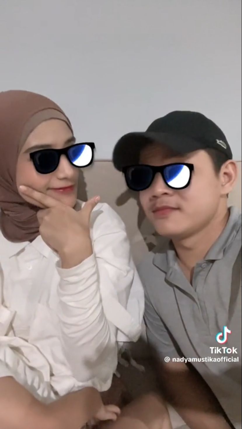 Nadya Mustika dan Iqbal Fitrah Rosadi