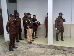 Kejari Geledah Kantor BPKAD-DPMK Kaimana Terkait Dugaan Korupsi