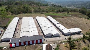 Potret Huntara Warga Terdampak Tanah Gerak di Blitar