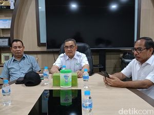 Rektor UMI Makassar Nonaktif Bantah Mobilisasi Preman Kuasai Gedung Rektorat Rektor UMI Makassar Nonaktif Bantah Mobilisasi Preman Kuasai Gedung Rektorat
