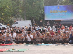 Kekeringan di Lampung Makin Parah, Polresta Bandar Lampung Gelar Salat Istisqa
