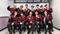 8 Foto Pemenang The Fact Music Awards 2023, SEVENTEEN Bawa Piala Daesang