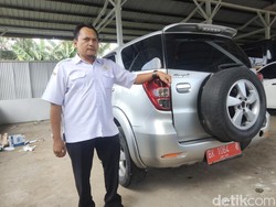 Stiker Jokowi Pilih Ganjar di Mobil Dinas Pemkab Batu Bara Sudah Dicabut