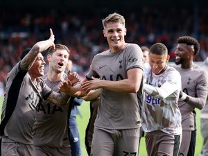 Melesat ala Micky van de Ven Melesat ala Micky van de Ven