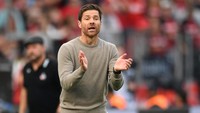 Xabi Alonso, mantan pemain andalan Liverpool, juga masuk bursa karena kedatangannya sudah mampu membuat Bayer Leverkusen bangkit dari masa krisis dan kini menjadi penantang gelar juara. Foto: REUTERS/EDITH GEUPPERT