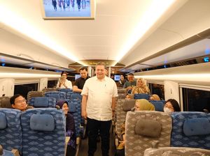 Airlangga soal Kereta Cepat: Tanggung Sudah Sampai Bandung...