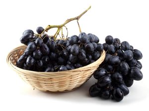 Sembelit? Konsumsi 7 Buah Ini untuk Melancarkan BAB