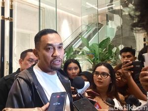 Ahmad Sahroni Sebut Surya Paloh Capek Lihat Pemberitaan SYL Ahmad Sahroni Sebut Surya Paloh Capek Lihat Pemberitaan SYL