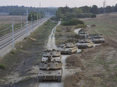 Deru Tank-tank Israel Bergerak di Perbatasan Gaza