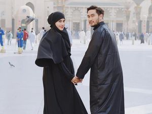 Campur Aduk Perasaan Syahnaz Tinggalkan Anak dan Suami untuk Pergi Haji Campur Aduk Perasaan Syahnaz Tinggalkan Anak dan Suami untuk Pergi Haji