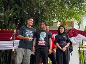 Kaesang Pamer Kaus Gambar Prabowo di Rumah Prabowo: Saya Ngefans Kaesang Pamer Kaus Gambar Prabowo di Rumah Prabowo: Saya Ngefans