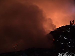 Kebakaran TPA Cikolotok Purwakarta: Dugaan Penyebab hingga Kondisi Terkini