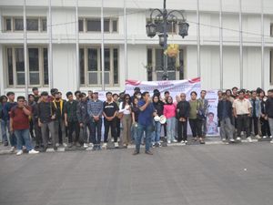 Gerakan Milenial Bandung Tanda Tangan Petisi Dukung Gibran Cawapres 2024