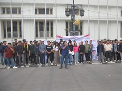 Gerakan Milenial Bandung Tanda Tangan Petisi Dukung Gibran Cawapres 2024