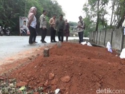 Muncul 5 Kuburan Dadakan di Jalanan Purwakarta, eh Ternyata Palsu