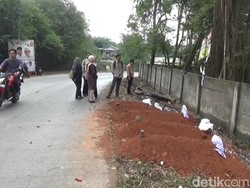 Jalanan Purwakarta yang Mendadak Seram Usai Dihiasi Kuburan