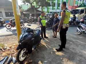 Brak! Truk, Mobil dan 2 Motor Kecelakaan Karambol di Karanganyar