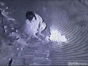 7 Fakta Ulah Aneh Masriah Buang Sampah Tapi Tiba-tiba Dibersihkan Sendiri 7 Fakta Ulah Aneh Masriah Buang Sampah Tapi Tiba-tiba Dibersihkan Sendiri