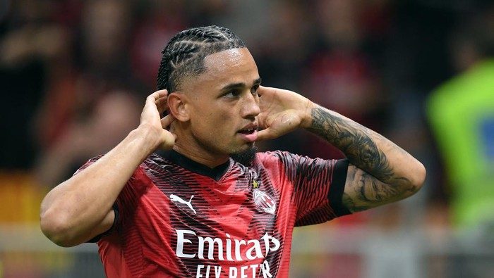 Soccer Football - Serie A - AC Milan v Lazio - San Siro, Milan, Italy - September 30, 2023 AC Milans Noah Okafor celebrates scoring their second goal REUTERS/Daniele Mascolo