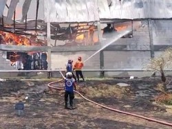 Kebakaran Pabrik Tisu PT Sun Paper Source Mojokerto Ludeskan 3 Gudang