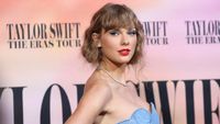 Pesona Taylor Swift Saat Premier Film The Eras Tour di Los Angeles