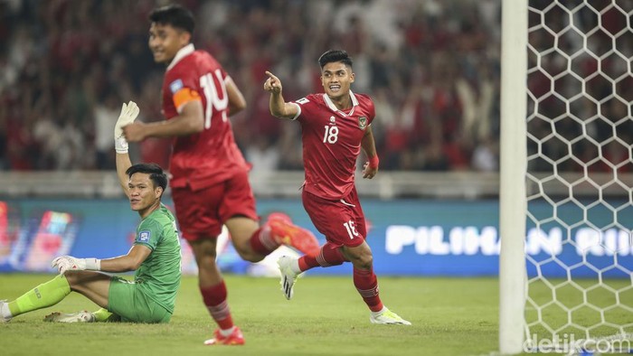 Timnas Indonesia meraih kemenangan telak atas Brunei Darussalam di Kualifikasi Piala Dunia 2026. Tim Garuda menang 6-0 dengan diwarnai hat-trick Dimas Drajad, Kamis (12/10/2023).