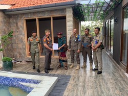 Satpol PP Layangkan Peringatan Terakhir sebelum Bongkar Vila WNA di Pebuahan