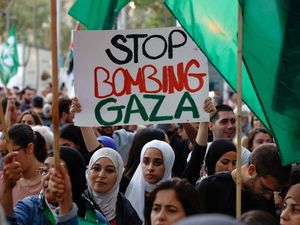 Stop Bombing Gaza Bergema di Barcelona