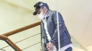 Foto-foto Lengkap SYL saat Tiba di KPK