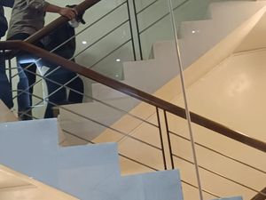Momen Eks Mentan SYL Tiba di KPK usai Ditangkap Momen Eks Mentan SYL Tiba di KPK usai Ditangkap